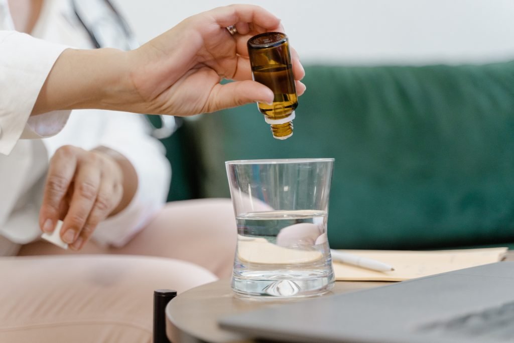 Bee and wasps stings treatments at home